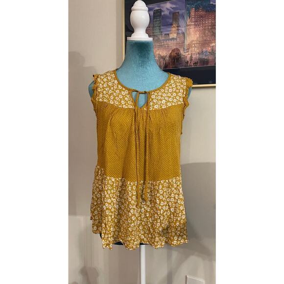 Sleeveless summer top - Picture 1 of 5